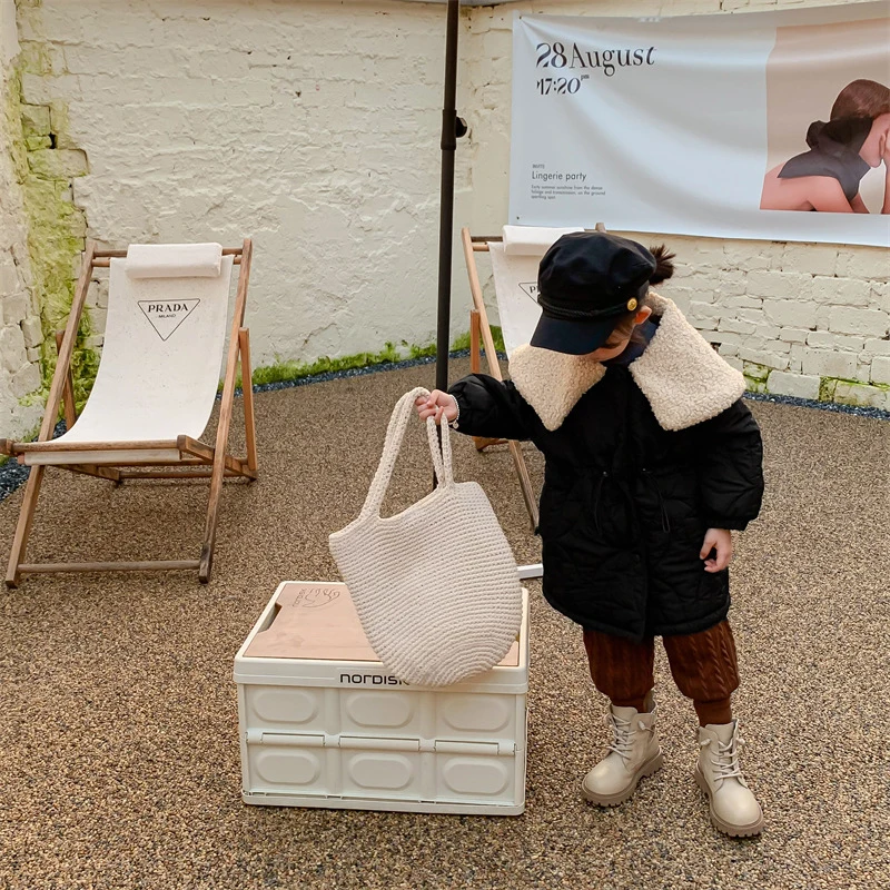 Kids Lambswool Turn-down Collar Parkas Winter Baby Girls Elastic Waist Solid Long Jacket Children Thick Warm Cotton-Padded Coats 
Kids Lambswool Turn-down Collar Parkas Winter Baby Girls Elastic Waist Solid Long Jacket Children Thick Warm Cotton-Padded Coats