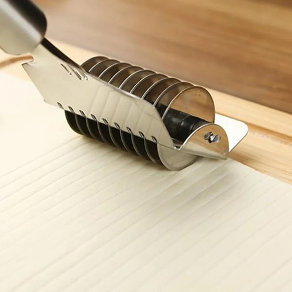 Pressing Machine Noodle Cutter Non-slip Handle Kitchen Gadgets Noodles Cut Cutter Spaghetti Making Tools Section Shallot Cutter
Pressing Machine Noodle Cutter Non-slip Handle Kitchen Gadgets Noodles Cut Cutter Spaghetti Making Tools Section Shallot Cutter