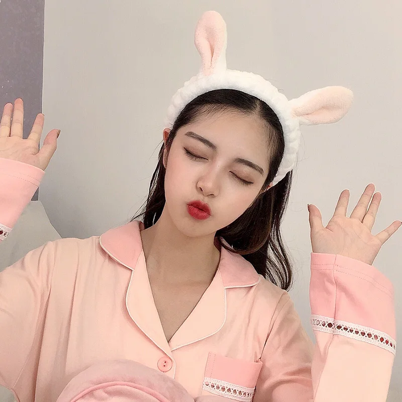 Wash Face Hair Holder Hairbands Soft Warm Coral Fleece Bow Animal Ears Headband For Women Girls Turban Fashion Hair Accessories
Wash Face Hair Holder Hairbands Soft Warm Coral Fleece Bow Animal Ears Headband For Women Girls Turban Fashion Hair Accessories