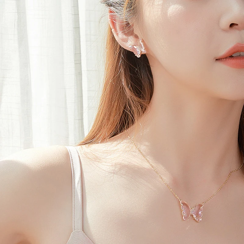 Fantasy girly transparent crystal glass butterfly necklace torque collana Collier
Fantasy girly transparent crystal glass butterfly necklace torque collana Collier