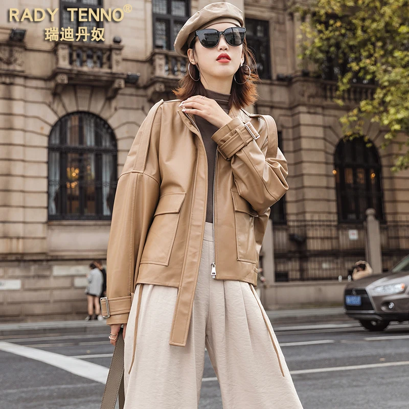 JCHB 2021 genuine leather new coat women's short loose sheepskin coat shoulder strap pocket fashion
JCHB 2021 genuine leather new coat women's short loose sheepskin coat shoulder strap pocket fashion