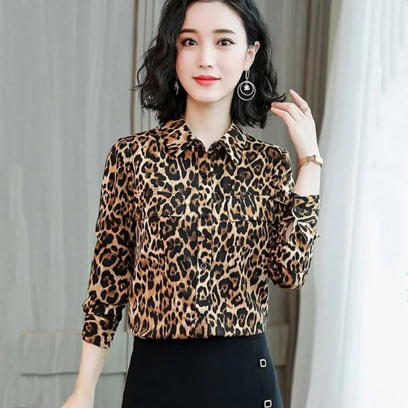 Fashion Women Spring Summer Style Chiffon Blouses Women Csual Short Sleeve Turn-Down Collar Leopard Shirt Women Tops
Fashion Women Spring Summer Style Chiffon Blouses Women Csual Short Sleeve Turn-Down Collar Leopard Shirt Women Tops