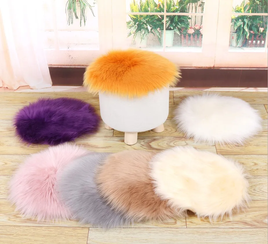30cm Faux Fur carpet bedroom area cushion round Plush sitting blanket warm and comfortable cushion is soft and lovely
30cm Faux Fur carpet bedroom area cushion round Plush sitting blanket warm and comfortable cushion is soft and lovely