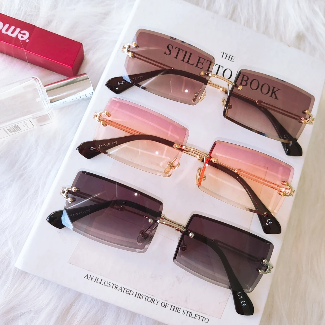 Fashion Rimless Sunglasses Women 2019 TOP QUALITY Trendy Small Rectangle Sun Glasses Summer Style UV Gold Brown Shades for men
Fashion Rimless Sunglasses Women 2019 TOP QUALITY Trendy Small Rectangle Sun Glasses Summer Style UV Gold Brown Shades for men