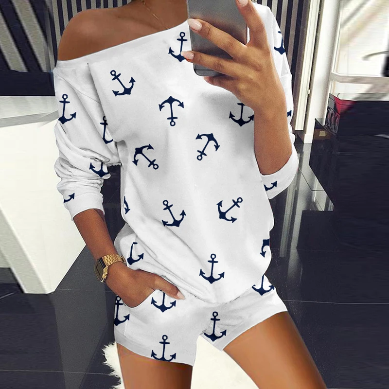 2021 suit shorts T-shirt women's two-piece hot style women's collar anchor print long-sleeved shirt women
2021 suit shorts T-shirt women's two-piece hot style women's collar anchor print long-sleeved shirt women