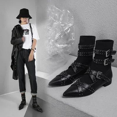 New Autumn Winter Pointed Toe Rivet Belt Buckle Sock Short Martin Boots Woman Low Thick Heel Punk Fashionable Motorcycle Boots 
New Autumn Winter Pointed Toe Rivet Belt Buckle Sock Short Martin Boots Woman Low Thick Heel Punk Fashionable Motorcycle Boots