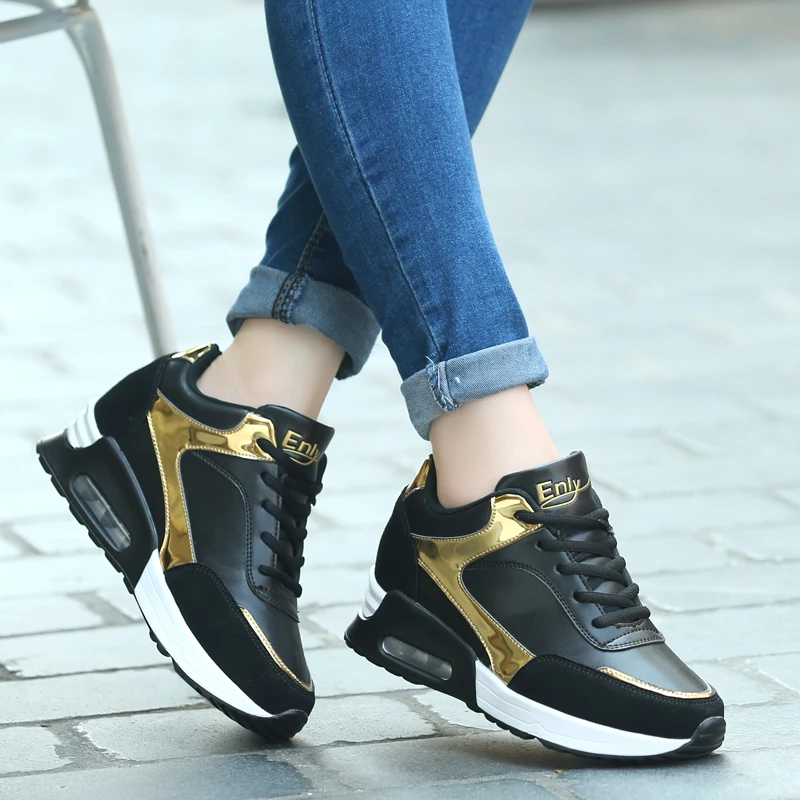 Женские кроссовки для бега золотого цвета с блестками увеличенные внутренние