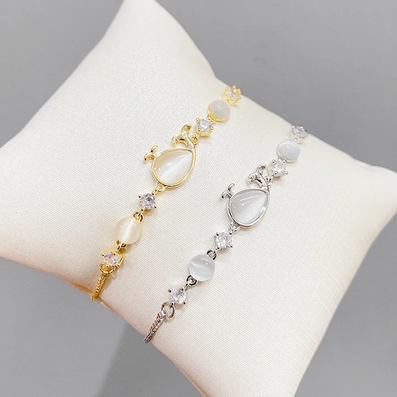 Wholesale Korean Style Fashion Pull Bracelet Women's Adjustable Opal Whale Niche Design Light Luxury Zircon
Wholesale Korean Style Fashion Pull Bracelet Women's Adjustable Opal Whale Niche Design Light Luxury Zircon