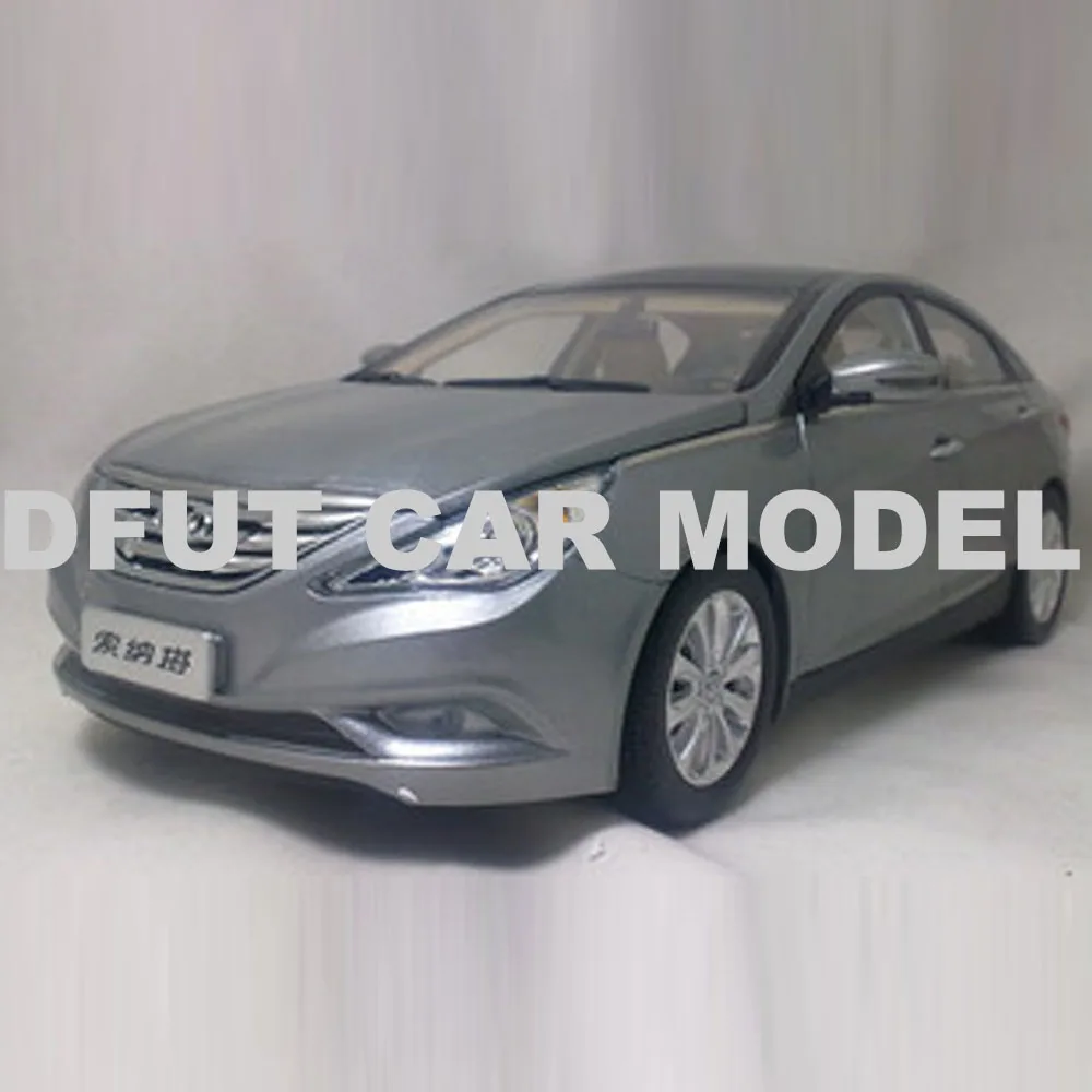 1:18 Alloy Toy Vehicles SONATA Car Model Of Children's Toy Car Original Authorized Authentic Kids Toys
1:18 Alloy Toy Vehicles SONATA Car Model Of Children's Toy Car Original Authorized Authentic Kids Toys