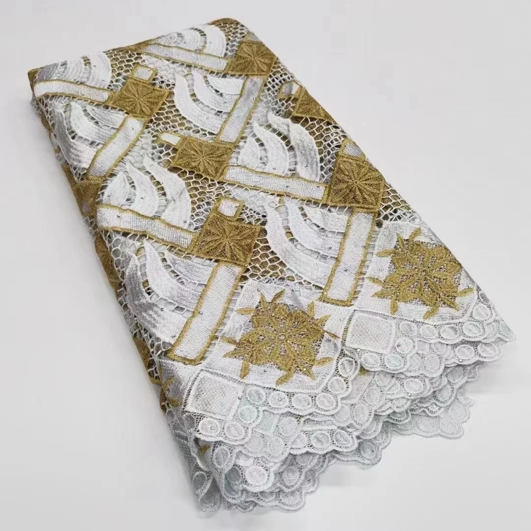 2021 High Quality Guipure Cord Fabric Mesh African Fabric white Nigerian Fabric For Women Wedding And Party Dress
2021 High Quality Guipure Cord Fabric Mesh African Fabric white Nigerian Fabric For Women Wedding And Party Dress