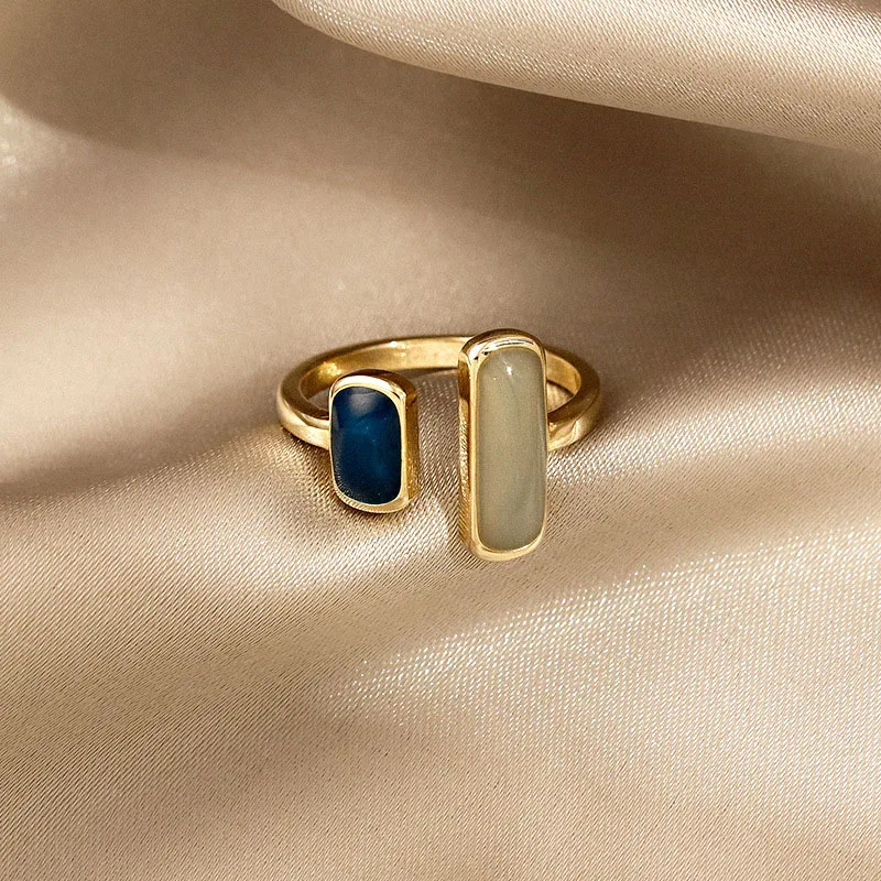 2021 French New Retro Square Blue Oil Dripping Ring Fashion Temperament Simple Opening Ring Women's Jewelry Personality Vintage
2021 French New Retro Square Blue Oil Dripping Ring Fashion Temperament Simple Opening Ring Women's Jewelry Personality Vintage