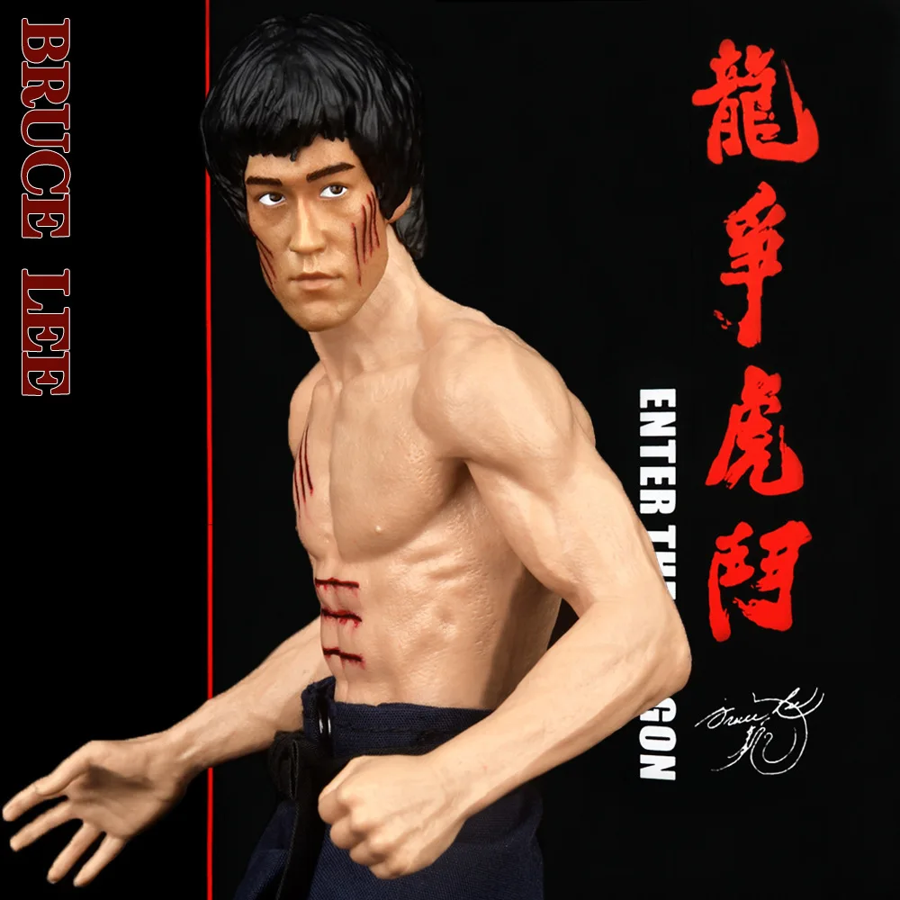 

New Bruce Lee 77th Anniversary Edition Dragon Fighting Tiger Fighting Three-headed Sculpture Real Clothes PVC Action Figure 28cm