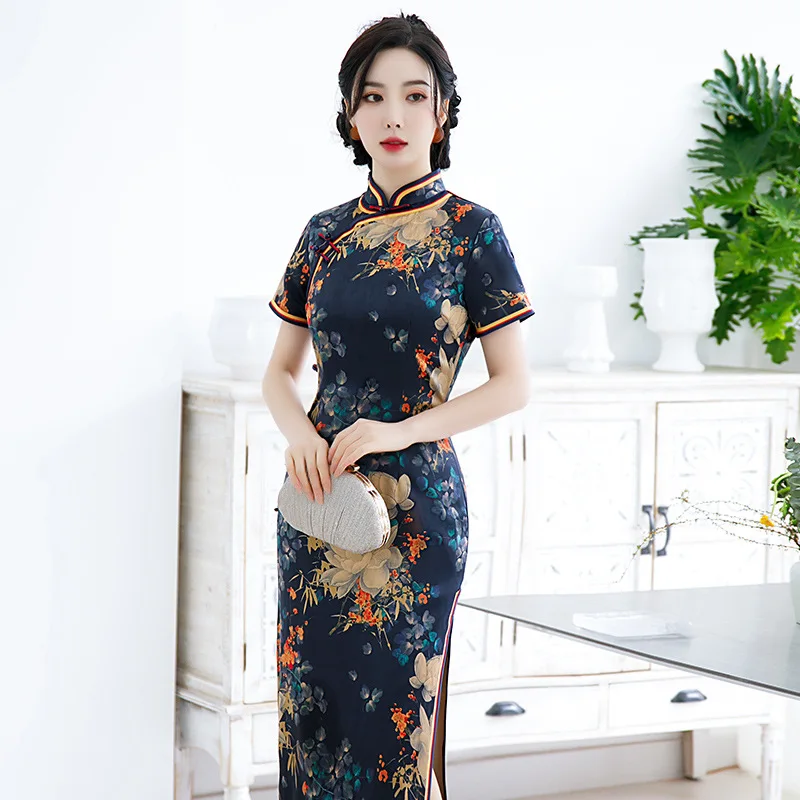 Chinese Mid Length Sexy Dress Gown Satin Short Sleeve Qipao Navy Blue Large Size 3xl Cheongsam Print Flower Female 2021 Vestidos
Chinese Mid Length Sexy Dress Gown Satin Short Sleeve Qipao Navy Blue Large Size 3xl Cheongsam Print Flower Female 2021 Vestidos