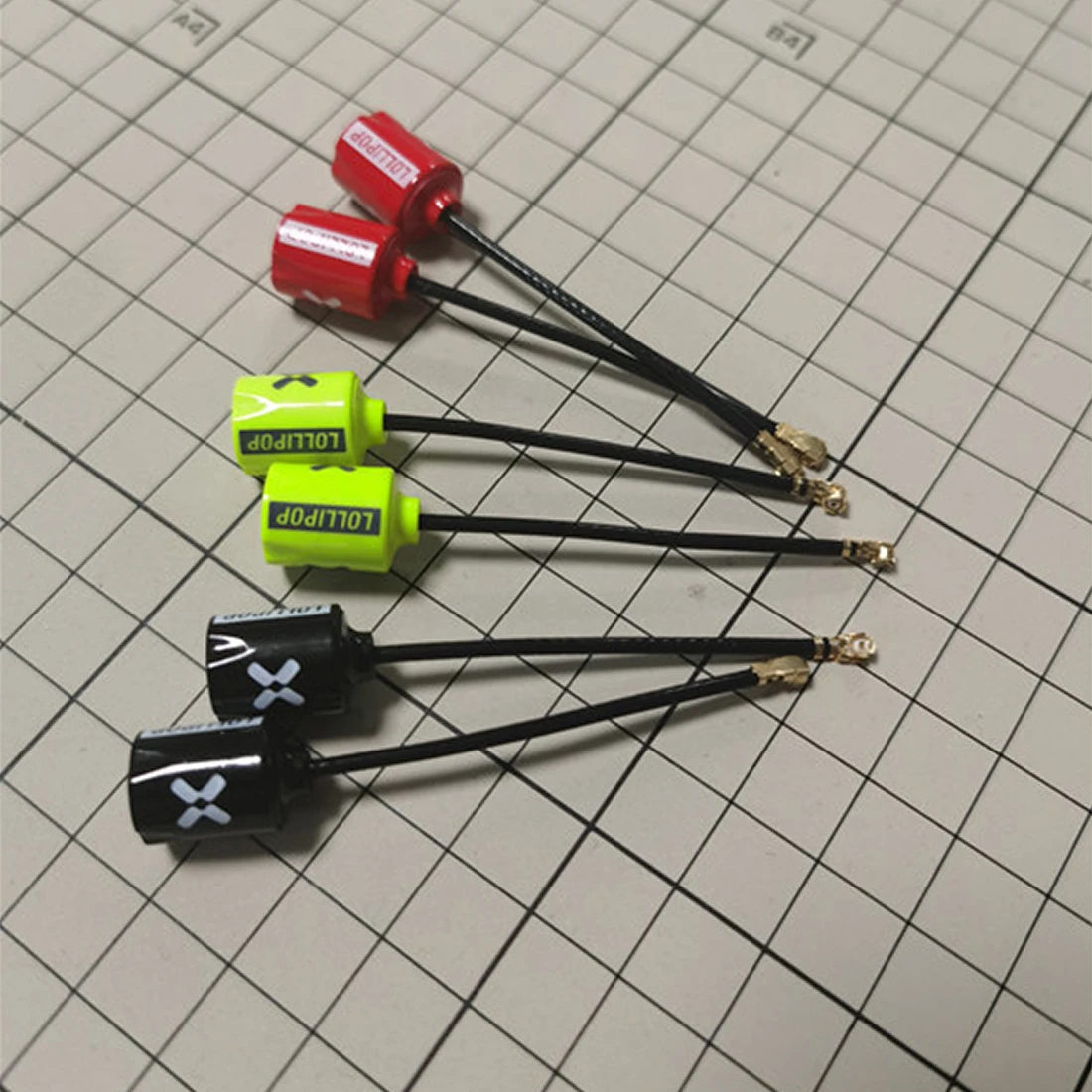 2pcs Foxeer Micro Lollipop 5.8G 2.5DBi High Gain Omni RHCP FPV Antenna MMCX Right Angle RHCP UFL Super Mini For RC FPV Drone
2pcs Foxeer Micro Lollipop 5.8G 2.5DBi High Gain Omni RHCP FPV Antenna MMCX Right Angle RHCP UFL Super Mini For RC FPV Drone