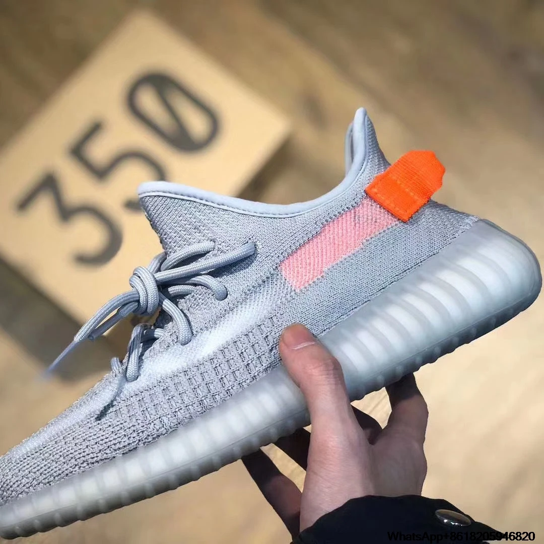 2021 new top quality v2 Sneakers casual Running Outdoor shoes 3M reflective mens womens sneaker shoe size 36-45
2021 new top quality v2 Sneakers casual Running Outdoor shoes 3M reflective mens womens sneaker shoe size 36-45