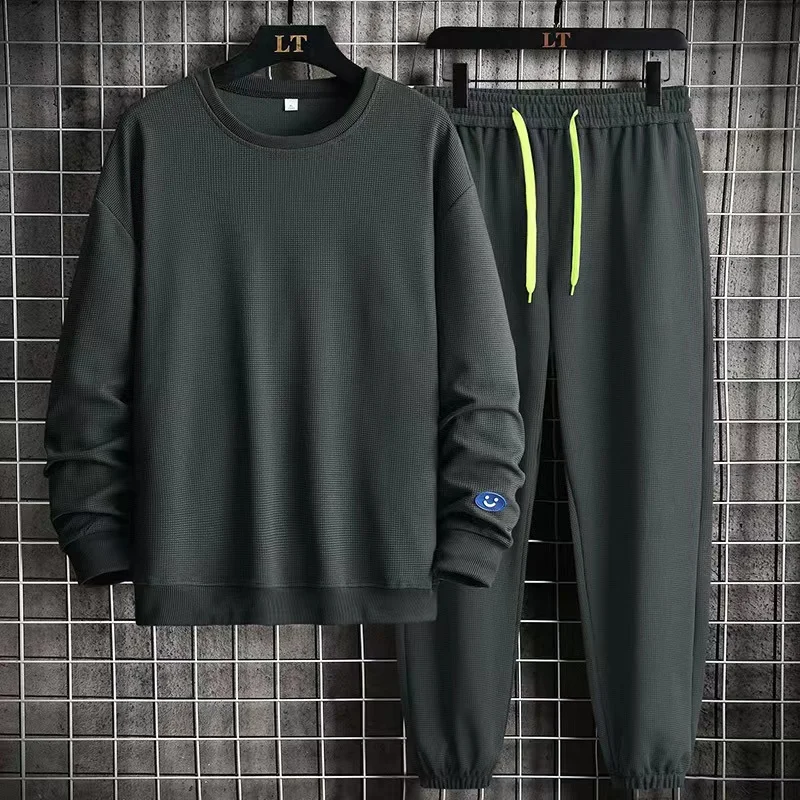 New spring and autumn men's sports suit long-sleeved T-shirt autumn and winter casual trousers two-piece suit
New spring and autumn men's sports suit long-sleeved T-shirt autumn and winter casual trousers two-piece suit