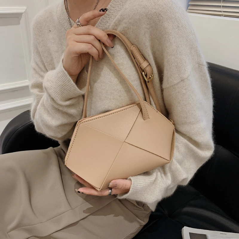 Ladies Underarm Bag Retro Design PU Leather Ladies Small Shoulder Bag Ladies Handbag Rectangular Wallet Casual Small Square Bag
Ladies Underarm Bag Retro Design PU Leather Ladies Small Shoulder Bag Ladies Handbag Rectangular Wallet Casual Small Square Bag