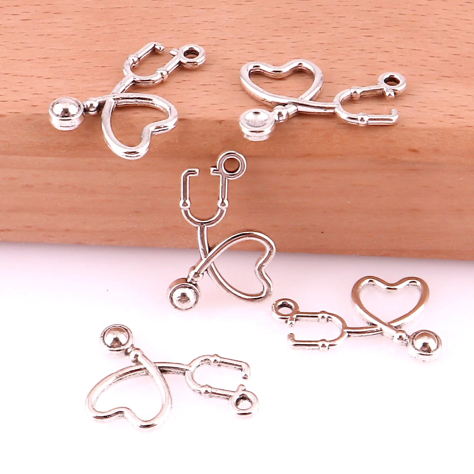 10Pcs/Lot Mix Syringe Hospital Charms Making Metal Stethoscope Nurse Hat Pendant For Keychain Bracelet Jewelry Making
10Pcs/Lot Mix Syringe Hospital Charms Making Metal Stethoscope Nurse Hat Pendant For Keychain Bracelet Jewelry Making