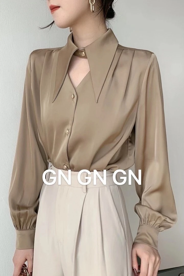 JCHB 2021 new autumn and winter temperament V-neck high-quality satin shirt women's long-sleeved design sense niche character b
JCHB 2021 new autumn and winter temperament V-neck high-quality satin shirt women's long-sleeved design sense niche character b