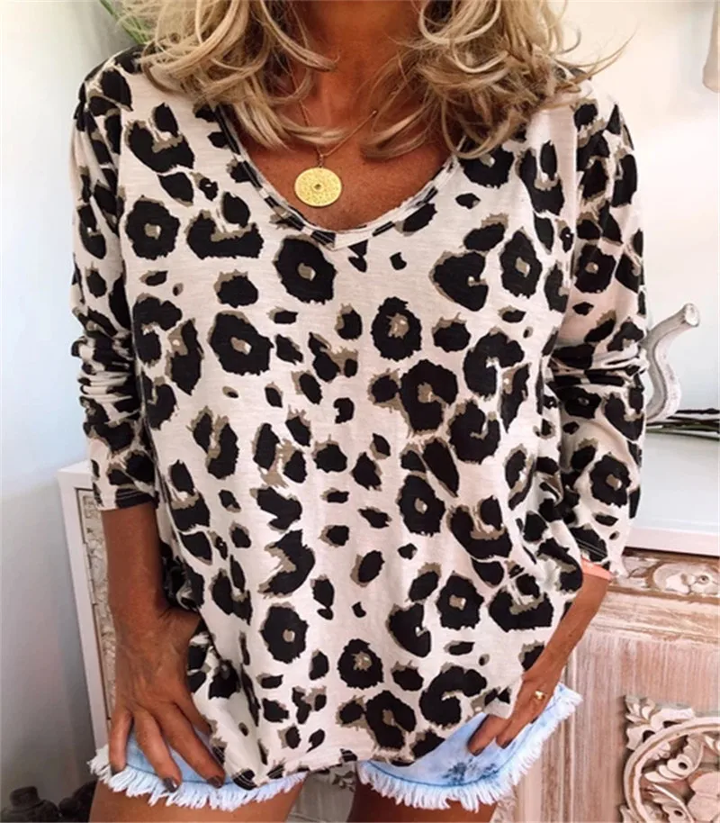 Autumn Women Sexy V-Neck T-Shirt Fashion Casual Women Leopard Print Long Sleeves Loose Tee Shirt Women Plus Size Tops Tees
Autumn Women Sexy V-Neck T-Shirt Fashion Casual Women Leopard Print Long Sleeves Loose Tee Shirt Women Plus Size Tops Tees