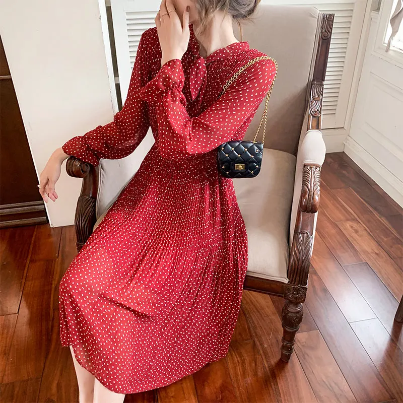 Long Sleeve Spring Dresses Elegant Dot Print Chiffon Casual Polyester Oversize Pleated Women Dress Vintage Party Vestidos 
Long Sleeve Spring Dresses Elegant Dot Print Chiffon Casual Polyester Oversize Pleated Women Dress Vintage Party Vestidos