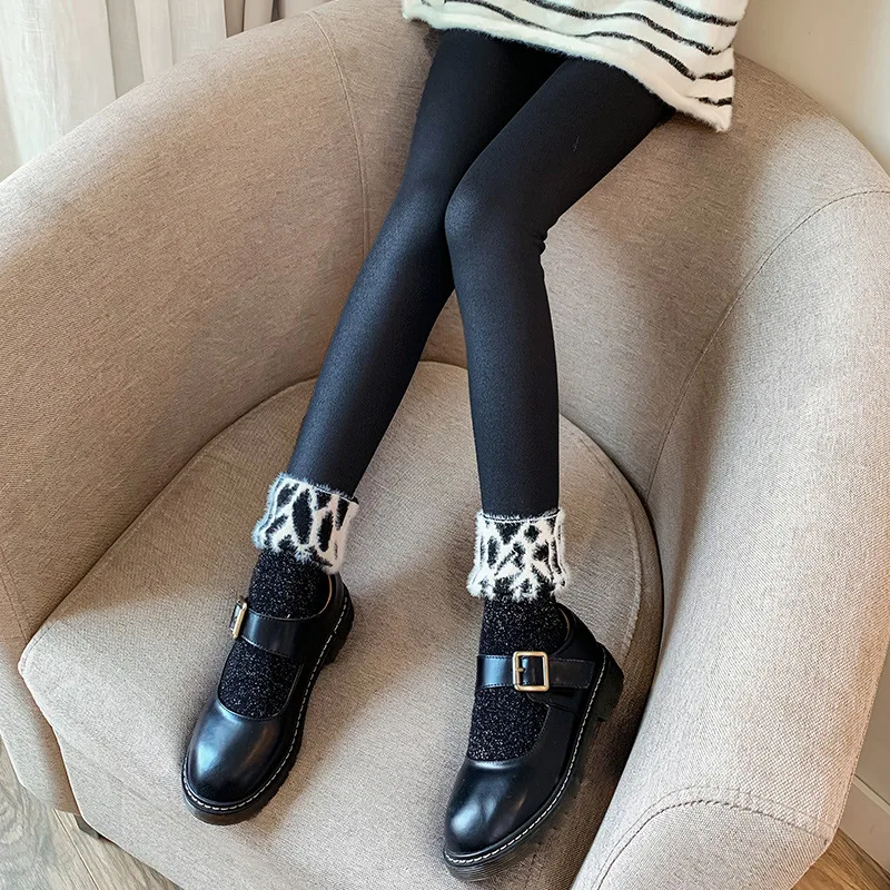 Children Black PU Leather Leggings Korean Thicken Warm Skinny Trousers Comfortable Velvet Winter Pants For Kids Girls Leggings
Children Black PU Leather Leggings Korean Thicken Warm Skinny Trousers Comfortable Velvet Winter Pants For Kids Girls Leggings