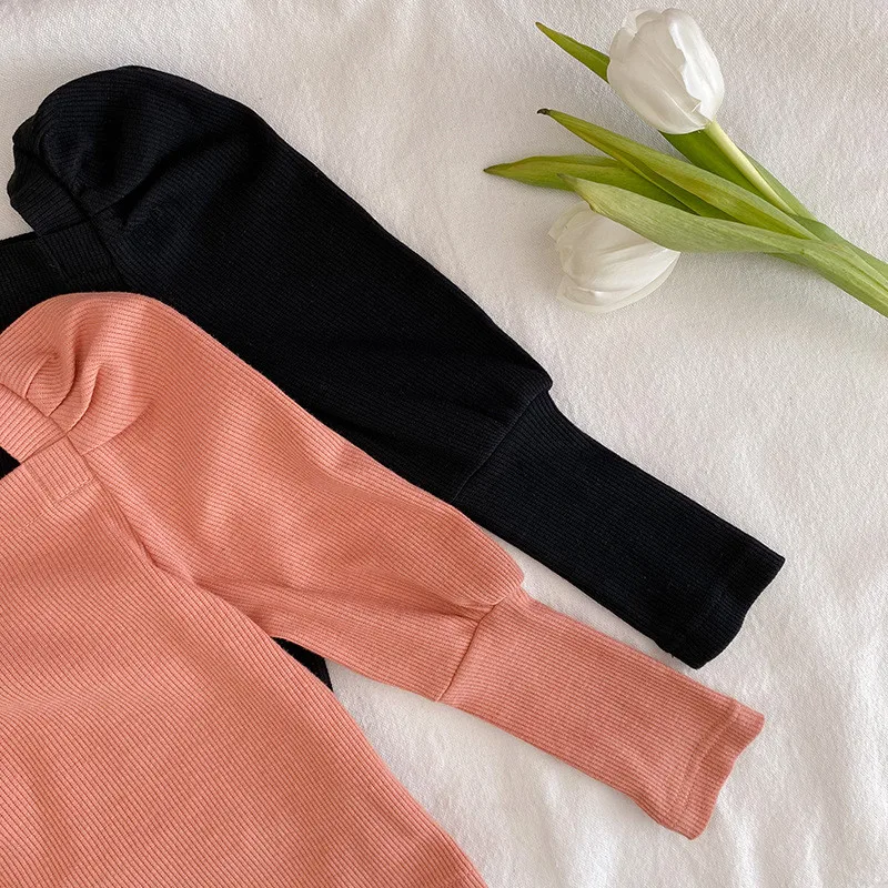 Spring Autmn girls fashion solid color square collar T shirts 2020 new Korean elegant pull sleeve casual tops for baby girl 
Spring Autmn girls fashion solid color square collar T shirts 2020 new Korean elegant pull sleeve casual tops for baby girl