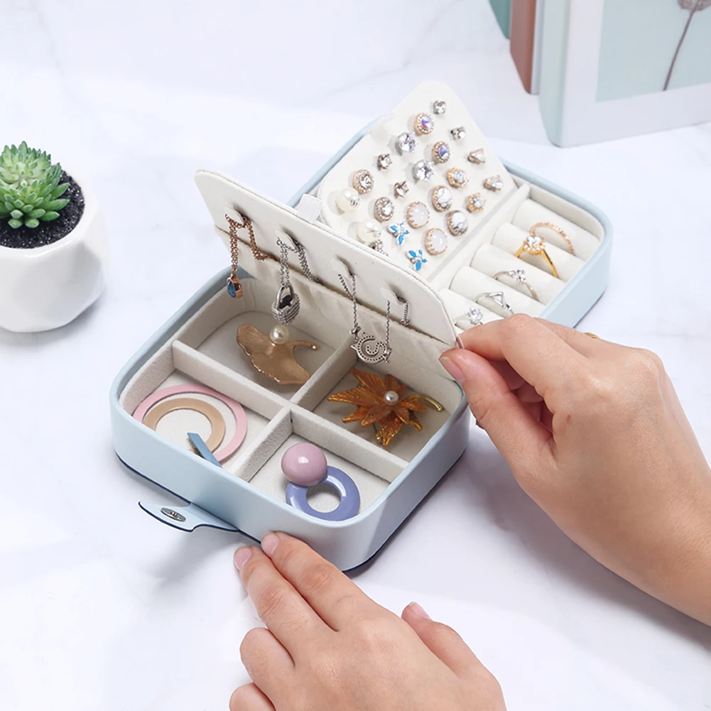 Square Jewelry Box PU Travel Portable Bracelet Case Necklace Earrings Holder Portable Ring Earring Fashion Container
Square Jewelry Box PU Travel Portable Bracelet Case Necklace Earrings Holder Portable Ring Earring Fashion Container