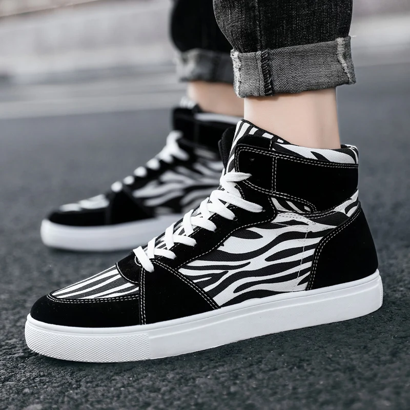 Fashion Zebra Pattern Men's Canvas Shoes High-top Lace up Men Skateboarding Sneakers Outdoor Non-slip Flat Shoes Man Big Size 44
Fashion Zebra Pattern Men's Canvas Shoes High-top Lace up Men Skateboarding Sneakers Outdoor Non-slip Flat Shoes Man Big Size 44