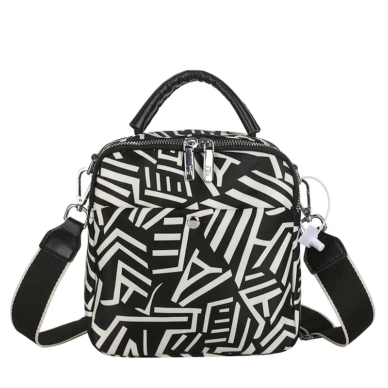 2021 New Fashion Trend Messenger Bag Female Oxford Cloth One-shoulder Casual Handbag Lady Nylon Cloth Small Bag
2021 New Fashion Trend Messenger Bag Female Oxford Cloth One-shoulder Casual Handbag Lady Nylon Cloth Small Bag