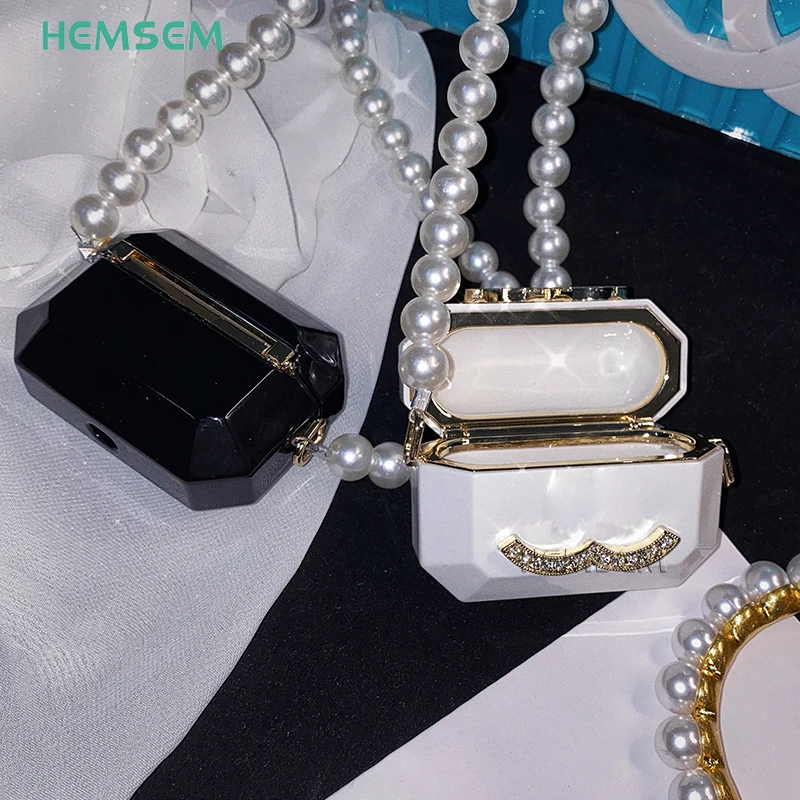 Fashion Luxury Diamond C3 Crossbody Hanging Neck Mini Earphone Case for AirPods Por iPod Pearl Chain Female Decorative Waist Bag
Fashion Luxury Diamond C3 Crossbody Hanging Neck Mini Earphone Case for AirPods Por iPod Pearl Chain Female Decorative Waist Bag