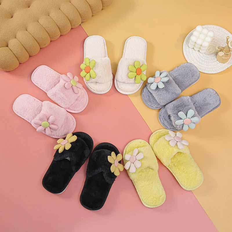 2021Winter Faux Fur Slippers Indoor Baby Sandals Woman Flat Floor Sandalias Furry Female plush Child Sandales Elastic Band Warm
2021Winter Faux Fur Slippers Indoor Baby Sandals Woman Flat Floor Sandalias Furry Female plush Child Sandales Elastic Band Warm