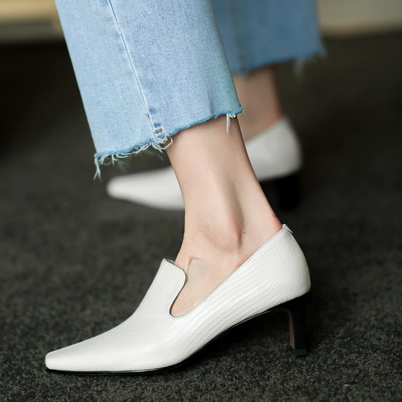 2021 fashion Genuine leather High Heels Woman Work Shoes Women Pumps Block Heel Square toes Female Deep Footwear Black white
2021 fashion Genuine leather High Heels Woman Work Shoes Women Pumps Block Heel Square toes Female Deep Footwear Black white