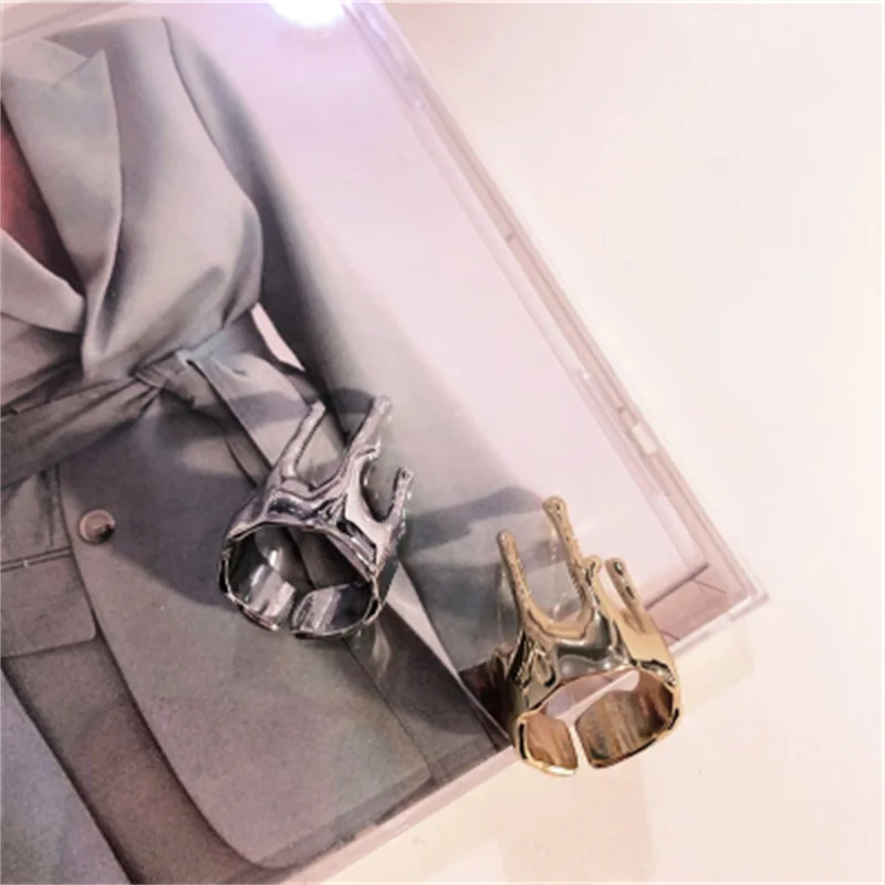 New Fashion Creative Small Crown Ring Simple Irregular Metal Texture Open Index Finger Ring Women Temperament Jewelry
New Fashion Creative Small Crown Ring Simple Irregular Metal Texture Open Index Finger Ring Women Temperament Jewelry