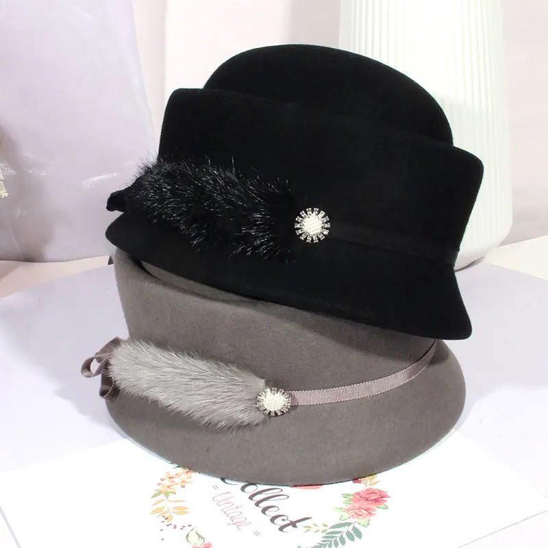 New Winter Hats Female Fashion Elegant Rabbit Hair Decoration Wool Warm Beret Socialite Diamond Pearl Hat 
New Winter Hats Female Fashion Elegant Rabbit Hair Decoration Wool Warm Beret Socialite Diamond Pearl Hat