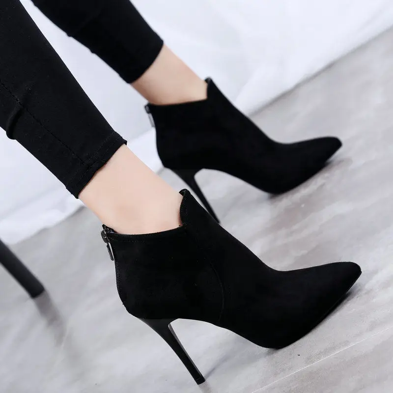 Autumn Winter Black High Heels Shoe Temperament Suede Pointed Toe Stiletto High Heels Short Boot Fashion Female Ankle Boot Pumps
Autumn Winter Black High Heels Shoe Temperament Suede Pointed Toe Stiletto High Heels Short Boot Fashion Female Ankle Boot Pumps