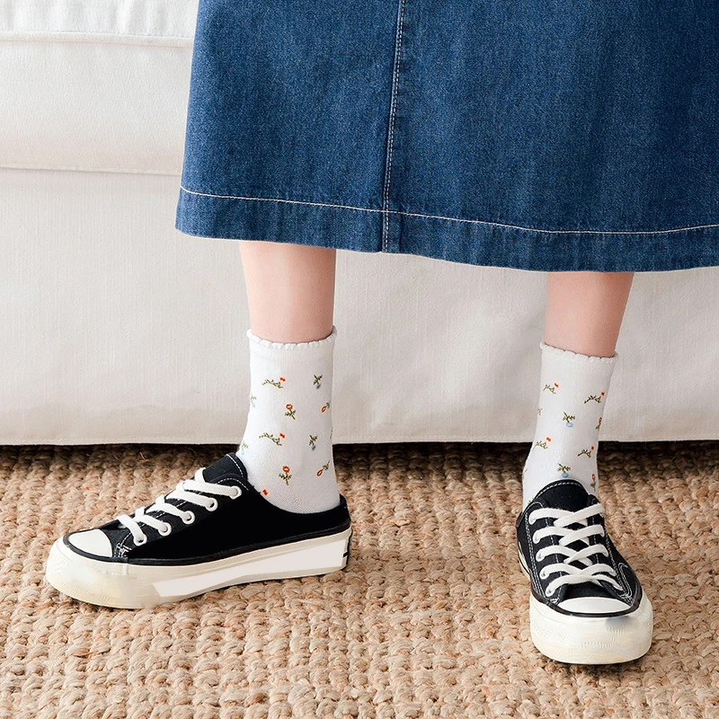 1Pair Retro Women Flower Socks Fashion Autumn Summer Breathable College Student Cotton Socks Floral Print Girl Socks 
1Pair Retro Women Flower Socks Fashion Autumn Summer Breathable College Student Cotton Socks Floral Print Girl Socks