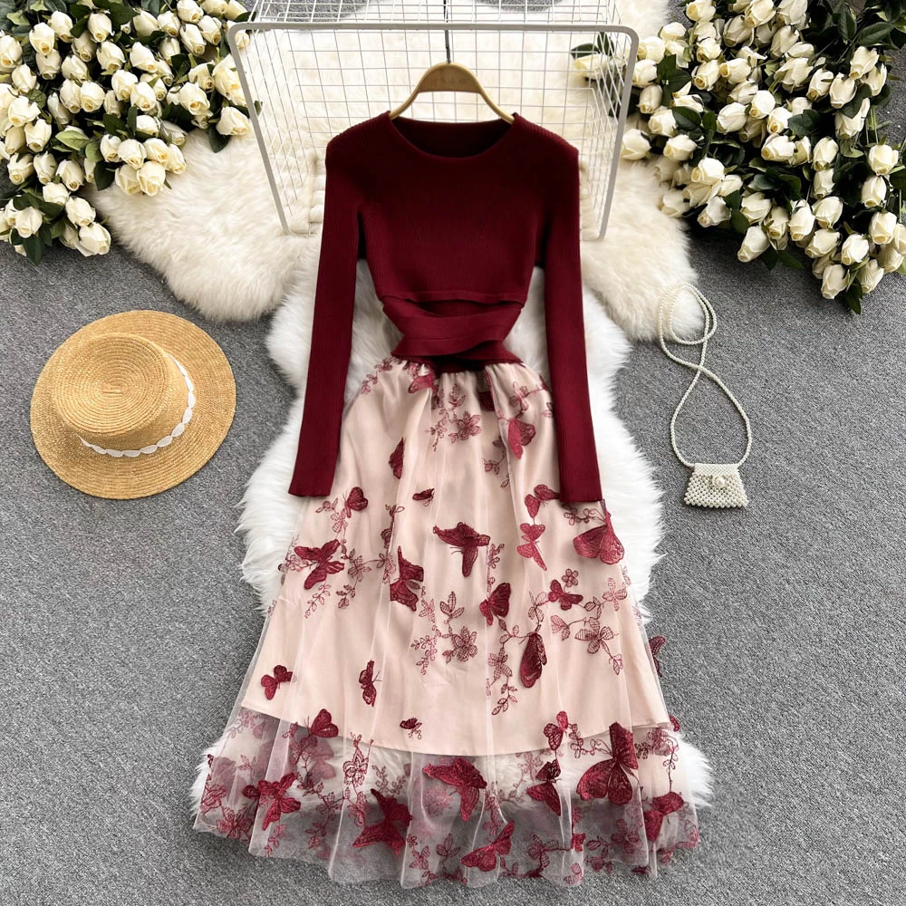 B782 Women New Fashion Round Neck Long Sleeve Knitted Dress Embroidery Butterfly Mesh Autumn and Winter Elegant Vestidos
B782 Women New Fashion Round Neck Long Sleeve Knitted Dress Embroidery Butterfly Mesh Autumn and Winter Elegant Vestidos