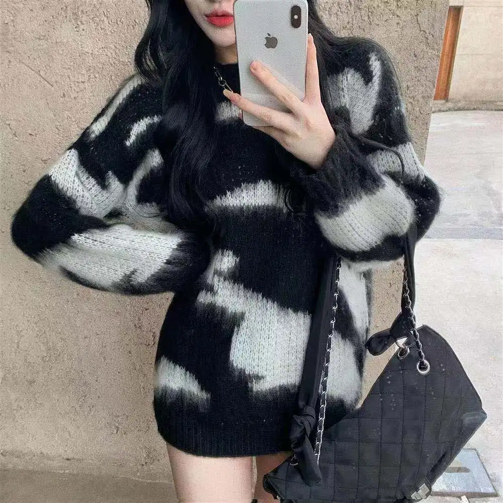 Thickened soft waxy sweater women's autumn and winter new sea horse hair long ins super fire loose lazy sweater
Thickened soft waxy sweater women's autumn and winter new sea horse hair long ins super fire loose lazy sweater