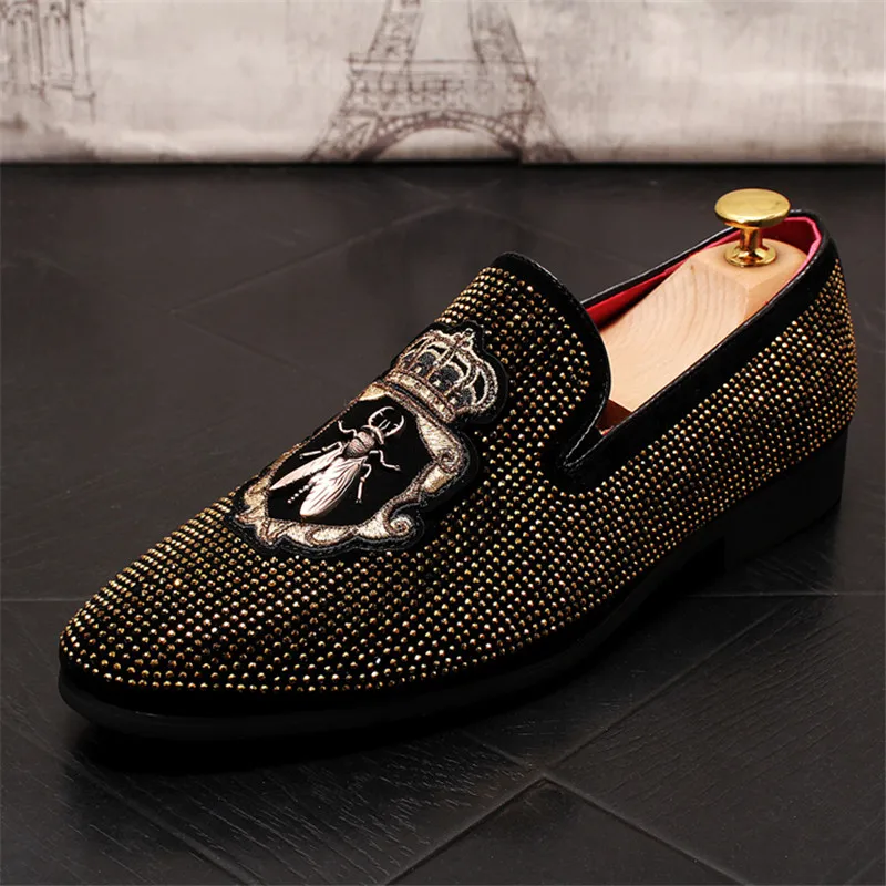 2021 Men's Fashion Suede Leather Embroidery Rhinestone Loafers Mens Casual Printed Moccasins Shoes Man Party Driving Flats 38-44
2021 Men's Fashion Suede Leather Embroidery Rhinestone Loafers Mens Casual Printed Moccasins Shoes Man Party Driving Flats 38-44