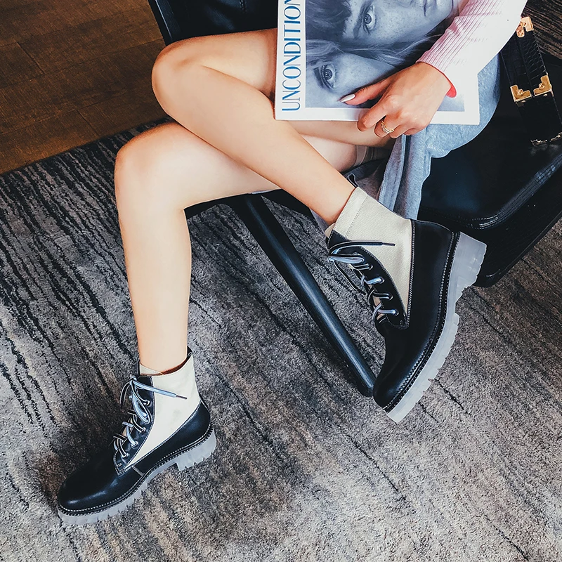 Martin boots female 2020 new autumn fashion wild handsome motorcycle boots color matching thin and thin boots tide shoes X149 
Martin boots female 2020 new autumn fashion wild handsome motorcycle boots color matching thin and thin boots tide shoes X149