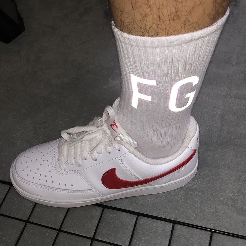 Fog laser reflective Fog high street letter fashion colorful men's and women's medium tube FG socks
Fog laser reflective Fog high street letter fashion colorful men's and women's medium tube FG socks