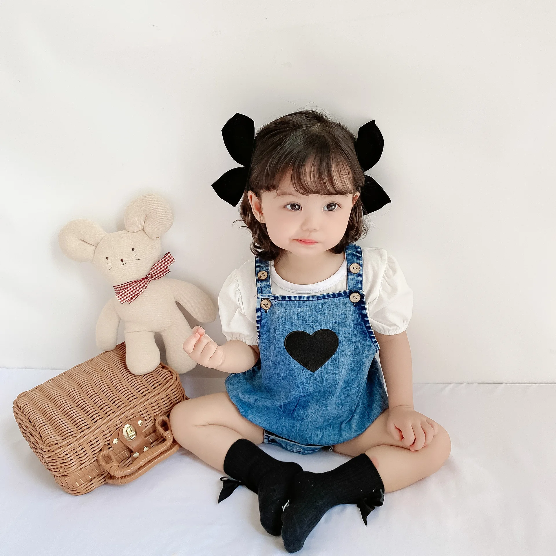 Summer New Toddler Baby Boy Girl Fashion Cotton Heart Print Sleeveless Sling Bodysuits Kid Cute Elasticity Cowboy Bodysuit 
Summer New Toddler Baby Boy Girl Fashion Cotton Heart Print Sleeveless Sling Bodysuits Kid Cute Elasticity Cowboy Bodysuit