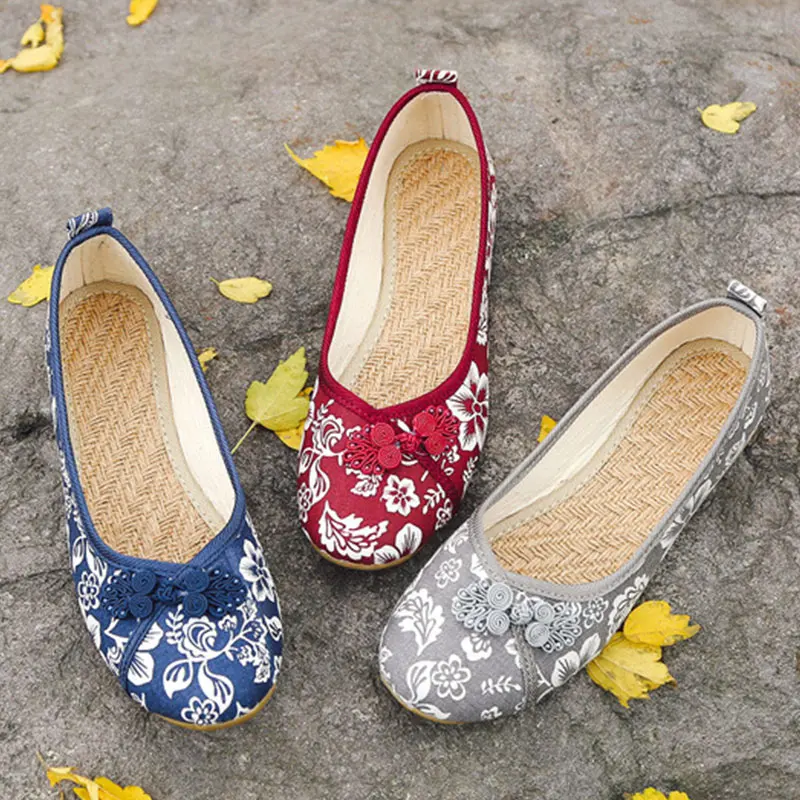Women Vintage Flats Shoes Female Canvas Embroidered Ladies Chinese Knot Women Slip On Loafers Casual Comfort Shallow Plus Size
Women Vintage Flats Shoes Female Canvas Embroidered Ladies Chinese Knot Women Slip On Loafers Casual Comfort Shallow Plus Size