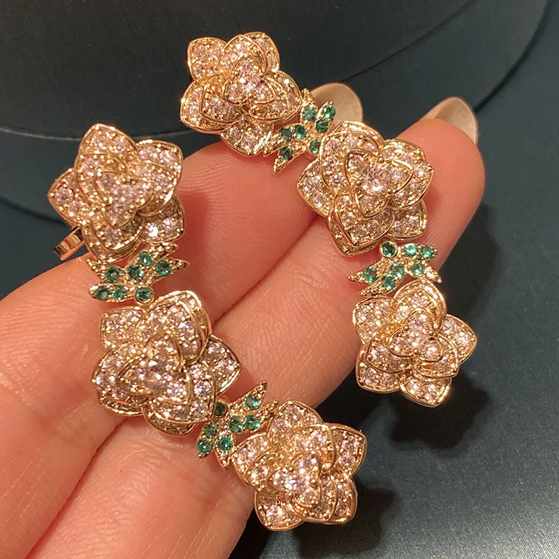 Серьги в виде Розы и камелии, корейская бижутерия, элегантные женские серьги в виде растений с кристаллами из циркония, инкрустированные ро...
Серьги в виде Розы и камелии, корейская бижутерия, элегантные женские серьги в виде растений с кристаллами из циркония, инкрустированные ро...