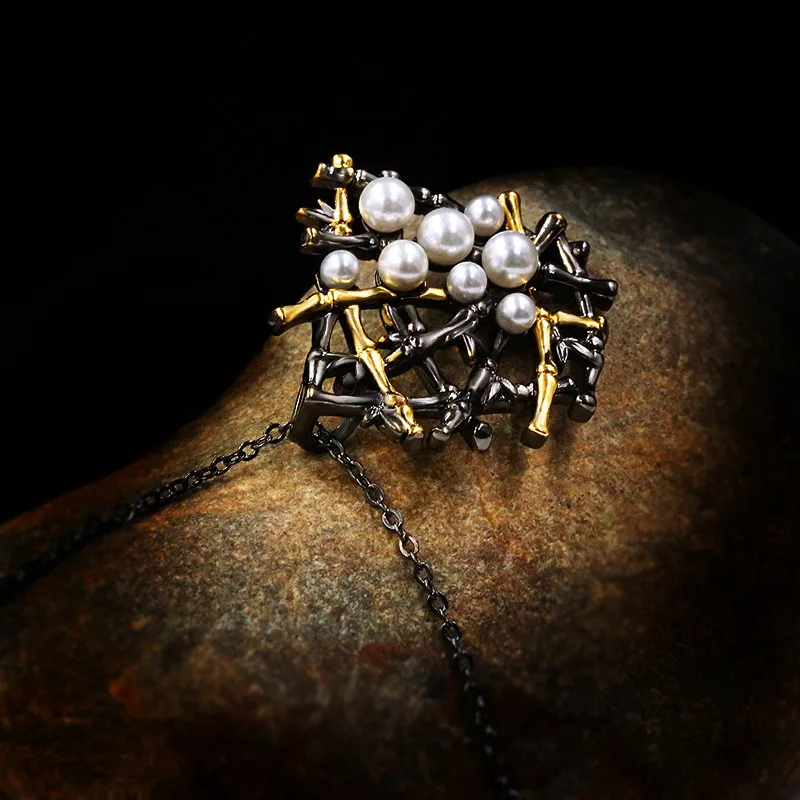 Female Hollow Geometric Pendant Necklace Vintage 14KT Black Gold Chain Necklaces For Women Punk White Pearl Wedding Necklace
Female Hollow Geometric Pendant Necklace Vintage 14KT Black Gold Chain Necklaces For Women Punk White Pearl Wedding Necklace