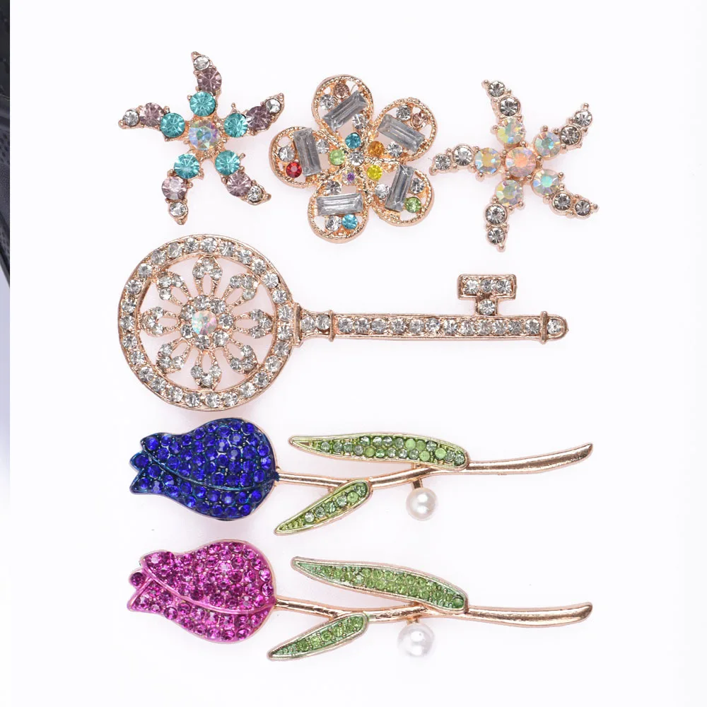 New Designer Pearl Chain Shoe Charms Croc Accessories Metal Charm Decoration for Croc Clog Shoes Butterfly Buckle for Girl Gift
New Designer Pearl Chain Shoe Charms Croc Accessories Metal Charm Decoration for Croc Clog Shoes Butterfly Buckle for Girl Gift
