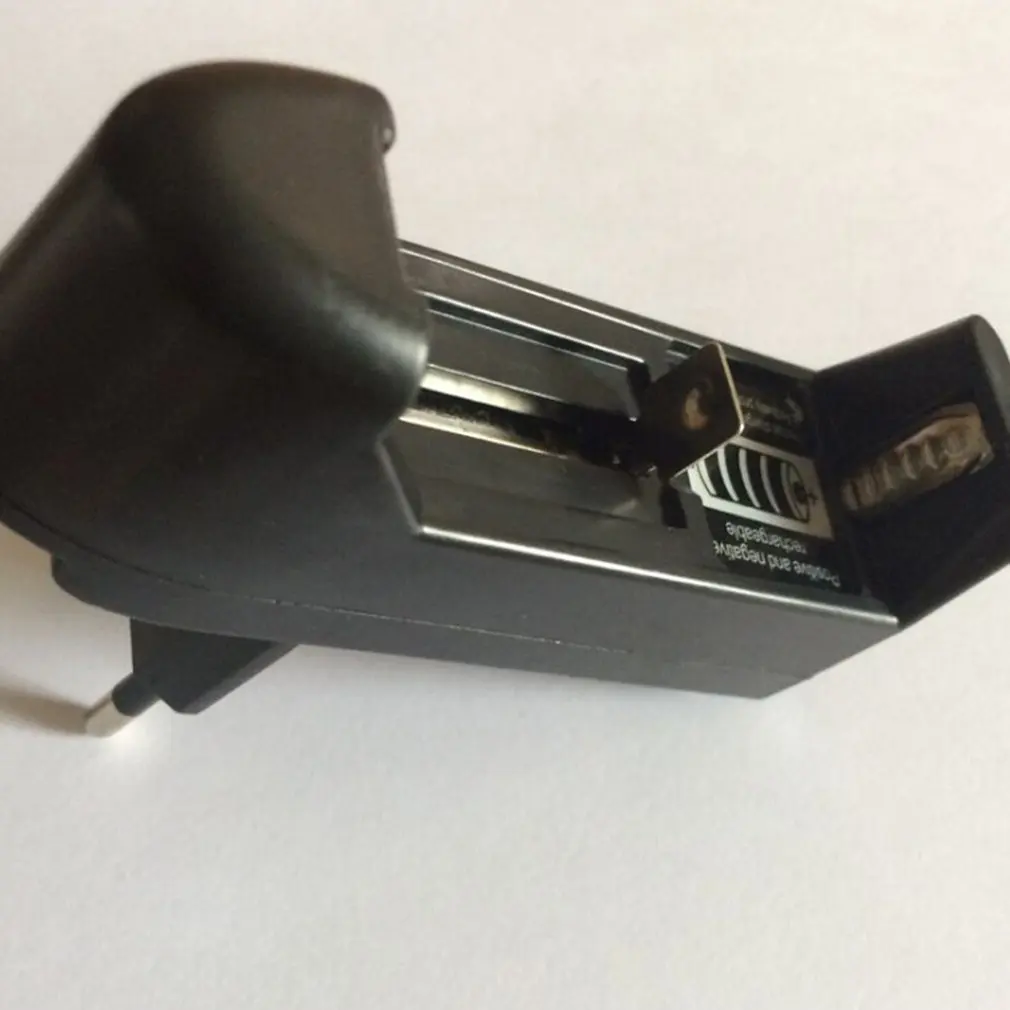 1pc 3.7V Home Battery Charger Single Slot Wall Charger For 18650 16340 14500 Lithium Battery EU Plug Automatic Charger
1pc 3.7V Home Battery Charger Single Slot Wall Charger For 18650 16340 14500 Lithium Battery EU Plug Automatic Charger