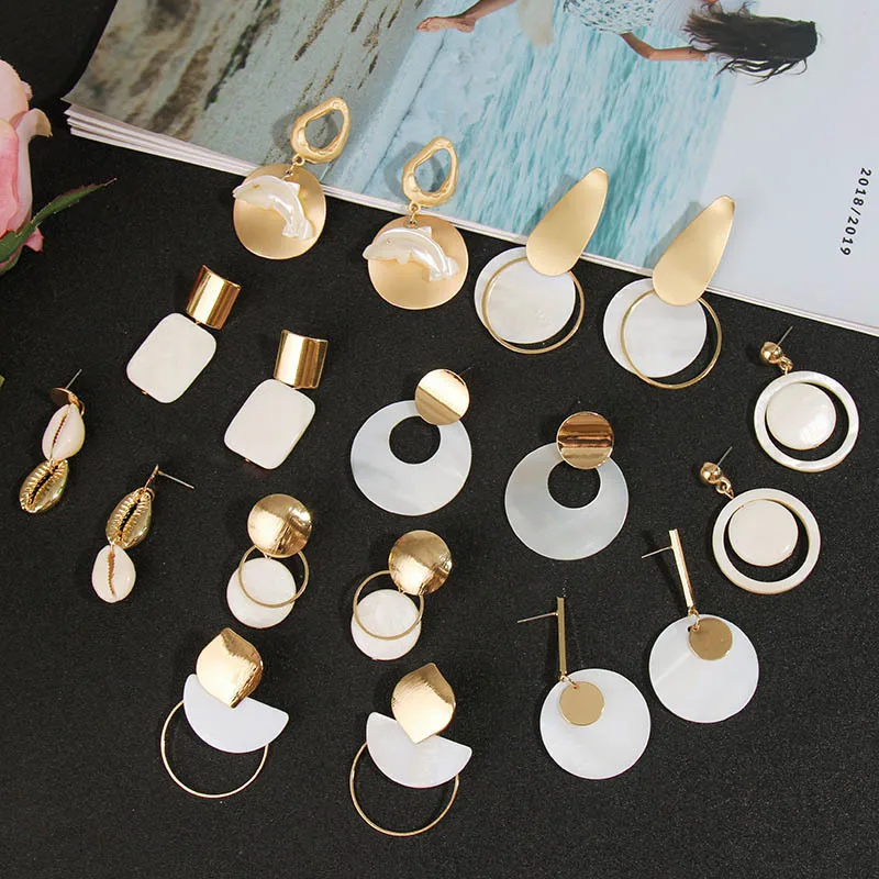 Корейский натуральный мех геометрические серьги из раковин женский морской серии «Богемия» круглая легированная серьга из Европы и Соедин...
Корейский натуральный мех геометрические серьги из раковин женский морской серии «Богемия» круглая легированная серьга из Европы и Соедин...