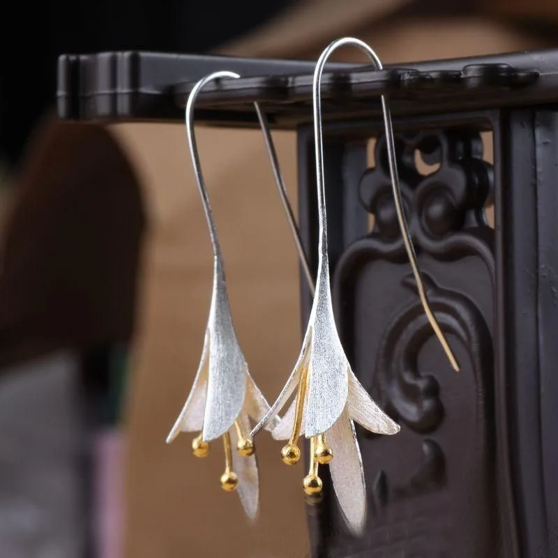 Fashion Plant Lily Flower Drop Earrings for Women Chic Jewelry Two-tone Metal Silver Color Wedding Earrings
Fashion Plant Lily Flower Drop Earrings for Women Chic Jewelry Two-tone Metal Silver Color Wedding Earrings